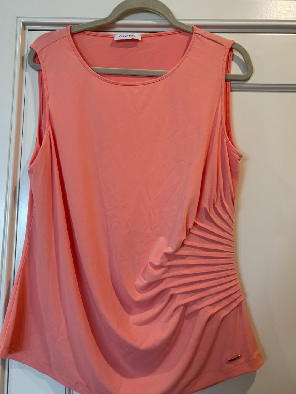 CALVIN KLEIN WOMEN'S SLEEVELESS TOP SIZE LARGE